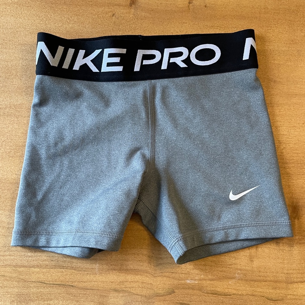 Nike Pro girls size S